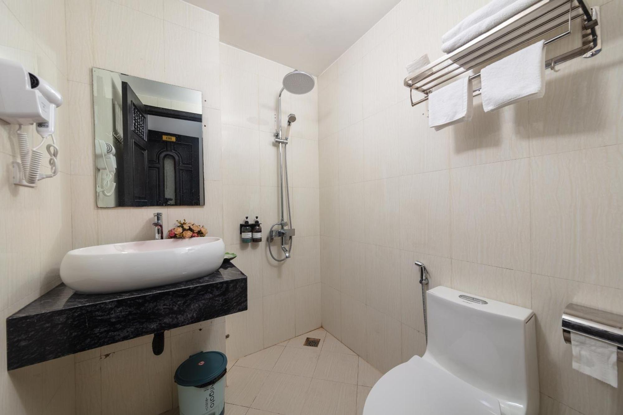 Hanoi Liliane Hotel And Travel Exterior photo